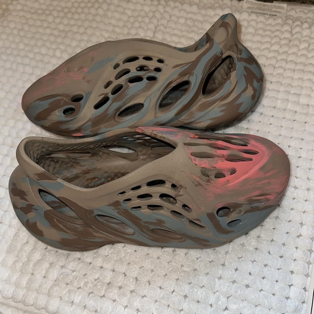 Foam Runner slides